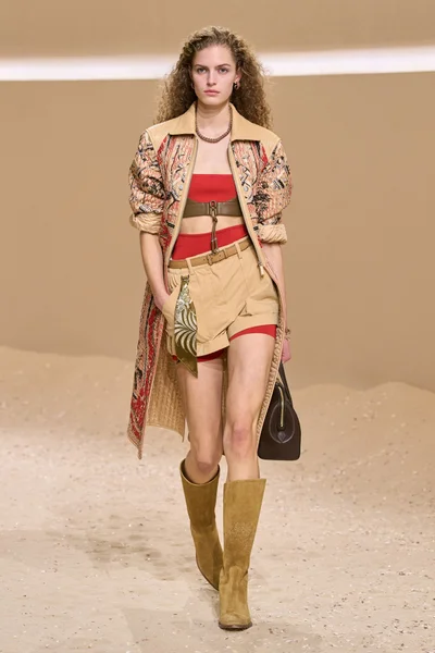Look 27